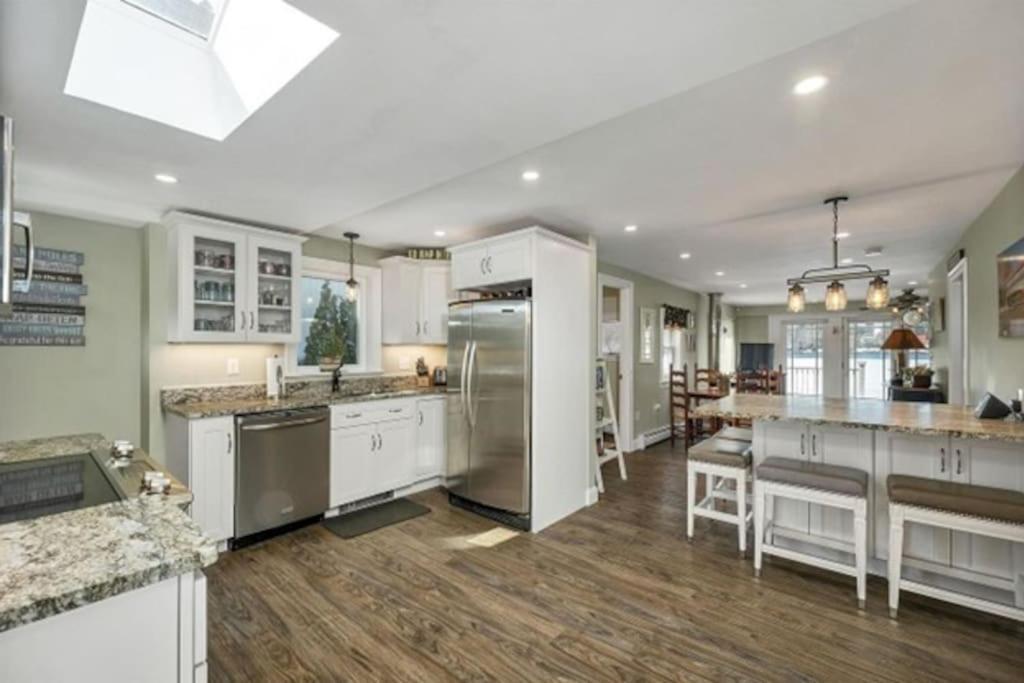 Waterfront Home With Dock Belmont Exterior foto